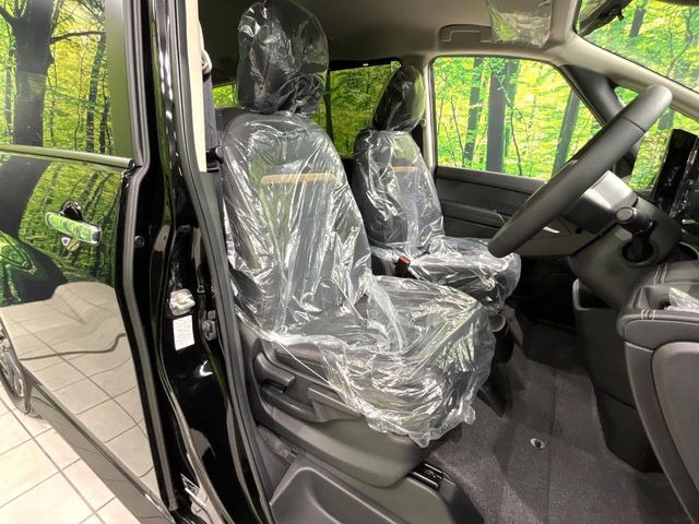 もちろん車内はキレイです♪よりクリーンな状態をキープしたいお客様には『ナノゾーンコート』がおすすめ!新型コロナウイルス対策や、除菌・消臭に効果を発揮し多くの方にご好評いただいております。