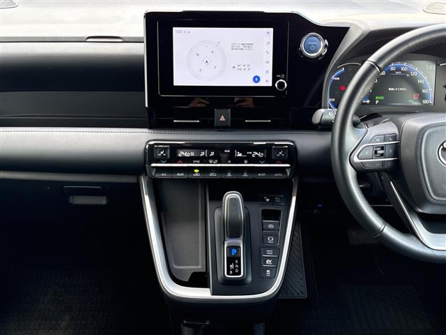 ヴォクシー1.8 ハイブリッド S-Z E-Four 4WD