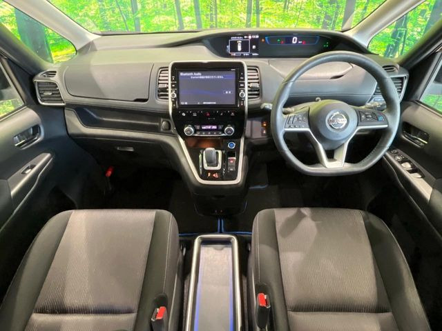 セレナ1.2 e-POWER ハイウェイスターV