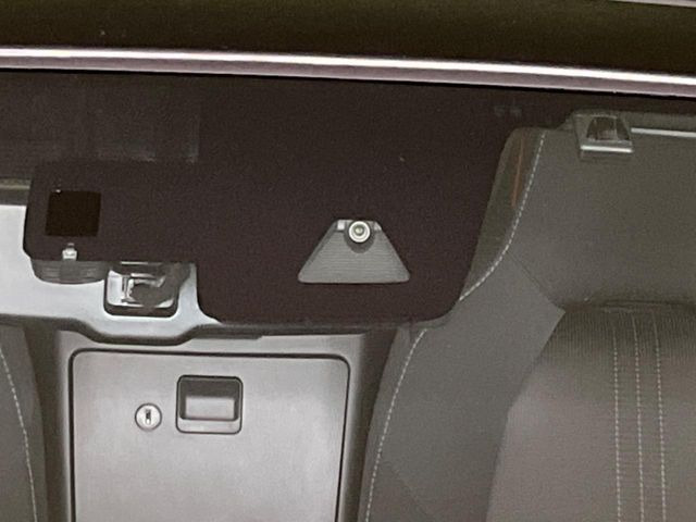 【スマートブレーキサポート】走行中に前方の車両等を認識し、衝突しそうな時は警報とブレーキで衝突回避と被害軽減をアシスト。より安全にドライブをお楽しみいただけます。