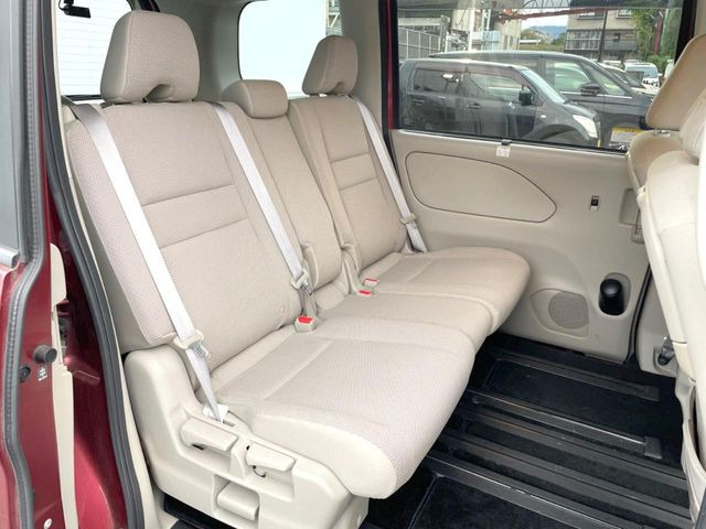 ���ڒ����̓E�H�[�N�X���[�ƂȂ��Ă���܂��B���ڂƎO��ڂ̈ړ�����~�肪�Ƃ��Ă��y�ɂȂ�̂ŁA���~��̍ۂ��X�g���X�������邱�Ƃ͂���܂����