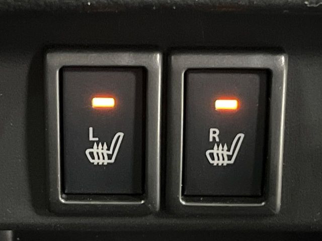 【シートヒーター】寒い日に重宝するシートヒーター!エアコンより早く温まってくれるので寒がりの人も安心ですね♪エアコンの温風は乾燥するから苦手、という方にもをおすすめです。