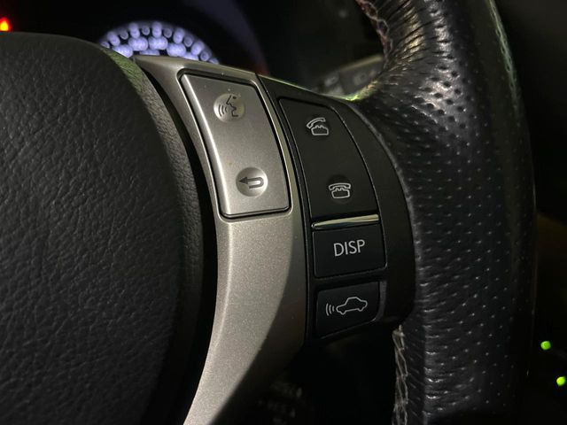 【プリクラッシュセーフティ】前方の車両等を検知し、衝突しそうな時は警報で注意を促し、ブレーキを踏む力をサポート。ブレーキを踏めなかった場合は衝突被害軽減ブレーキが作動、衝突回避をサポートします。