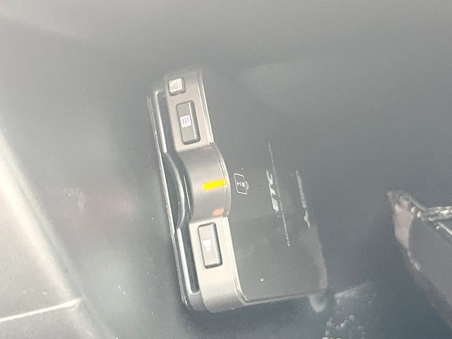 ●ETC車載器(アンテナ分離型音声案内タイプ):お引き渡し時には再セットアップを実施後、お渡しいたします。マイレージ登録に関してもお気軽にスタッフまでお尋ねください。