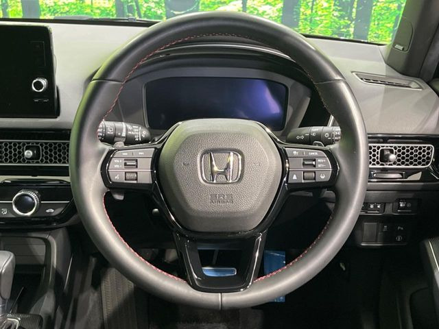 【アダプティブクルーズコントロール】高速道路での長距離走行が楽に!!自動で速度を保つクルーズコントロールが、衝突軽減システムと連携し、前方の車両を感知して車間を保つように速度調節してくれます!!