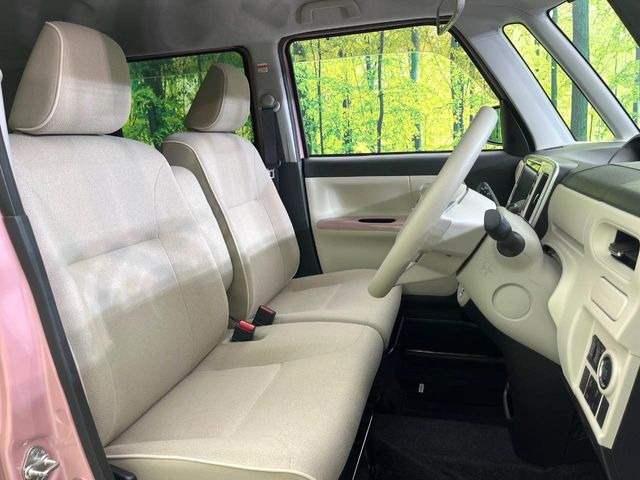 運転席シート廻りは使用感も少なく、良好な状態となっています。丁寧に使われていたことがよくわかりますね。