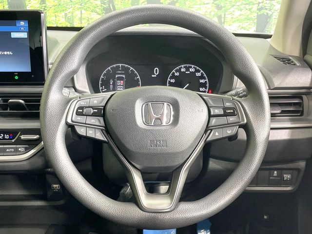 【ステアリングスイッチ】運転中、前方から目線をそらすことなく、オーディオ等の操作が可能な便利機能!安心&快適なドライブを演出してくれます♪