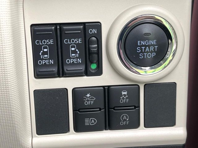 【両側パワースライドドア】スマートキーや運転席のスイッチで後席両側スライドドアの開閉が可能♪電動だから力を入れてドアを開ける必要が無く、小さなお子様でも簡単に開け閉めでき快適です♪