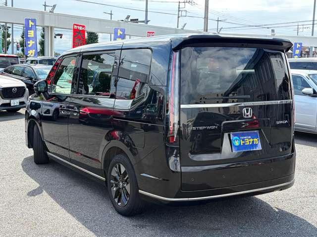 人気車種のステップワゴンスパーダが入荷しました!純正ナビ、バックカメラ、後席モニターなど充実装備になっております!是非お早目のお問い合わせお待ちしております!