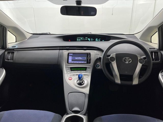 プリウス1.8 S