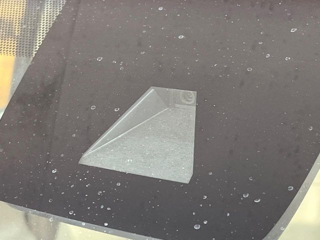【トヨタセーフティセンス】走行中に前方の車両等を認識し、衝突しそうな時は警報とブレーキで衝突回避と被害軽減をアシスト。より安全にドライブをお楽しみいただけます。
