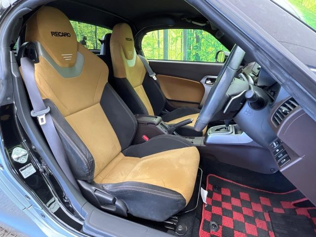 �yRECARO���o�P�b�g�V�[�g�z�l�ԍH�w�Ɋ�Â����ʈ����z�ɂ���č��ւ̕��S�Ⓑ���ԉ^�]���̔�J�������y������ڂŃ��J���Ƃ킩��X�|�[�e�B�ȃ��b�N�X�������ł��B