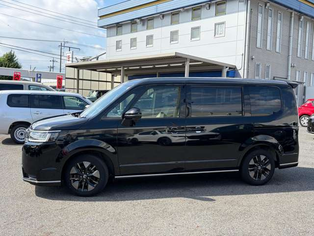 当社のお車は「全車保証付き」です。遠方のお客様もお近くのディーラーへ入庫いただければ対応できます。購入後も安心してお乗り下さい。別途有償で「1年」「2年」「3年」の延長保証もあります。ご相談下さい。
