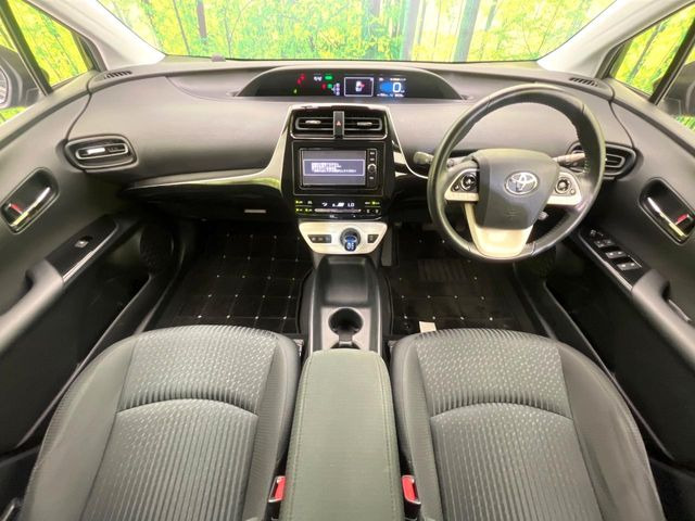 プリウス1.8 S