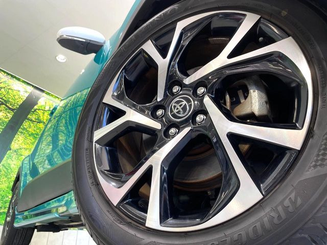 �y����18�C���`�A���~�z�C�[���z�O�ςɃ}�b�`���������A���~�z�C�[���𑕒����Ă���܂��B�e��ЊO�A���~�z�C�[����A�X�^�b�h���X�^�C�����戵�����Ă���܂��B���񂲑��k����������