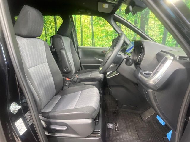 運転席シート廻りは使用感も少なく、良好な状態となっています。丁寧に使われていたことがよくわかりますね。