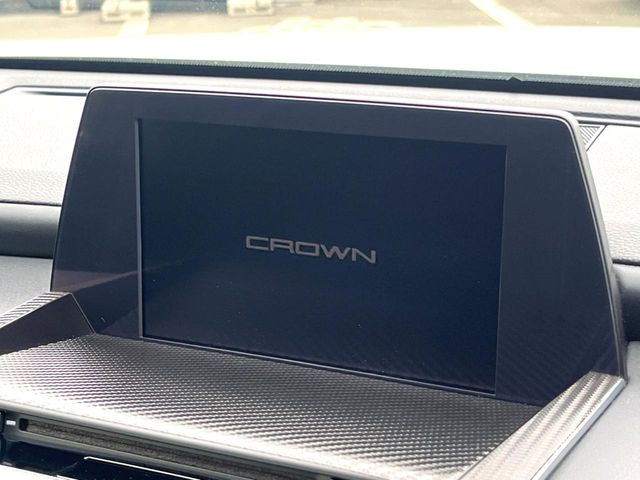 【メーカー純正ナビ】インテリアに溶け込むスタイリッシュな「専用設計」メーカーナビを装備♪視認性や操作性など基本性能にも優れ、より上質なカーライフをお楽しみいただけます。