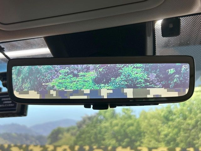 【デジタルインナーミラー】後席の大きな荷物や同乗者で後方が確認しづらい時でも安心!カメラが撮影した車両後方の映像をルームミラー内に表示。クリアな視界で状況の確認が可能です!