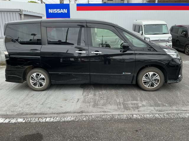 セレナ1.2 e-POWER ハイウェイスターV