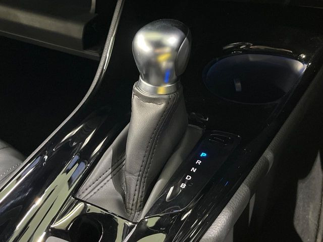 シフトも操作しやすく快適なドライブを楽しんでいただけます♪