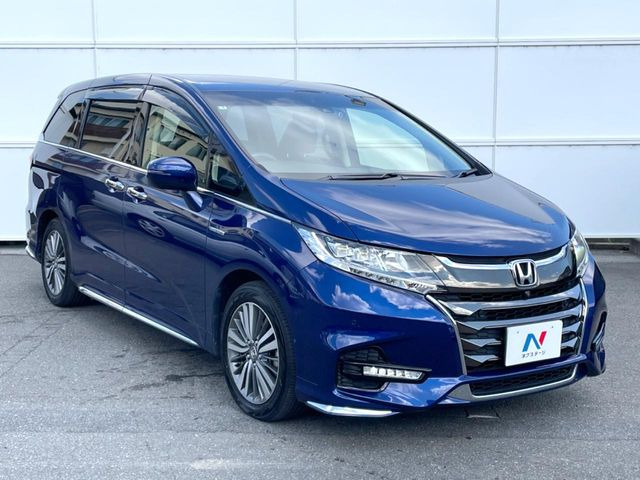 大好評を頂いておりますボディの弾スプラッシュコートも好評受付中。通常のガラスコートと異なる、耐久年数6年の無機質ガラスコーティングが、ボディをキレイな状態に保ってくれます。