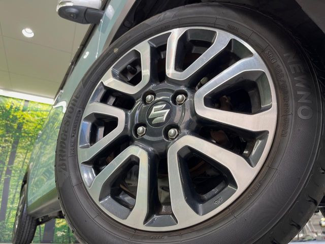 �y����15�C���`�A���~�z�C�[���z�O�ςɃ}�b�`���������A���~�z�C�[���𑕒����Ă���܂��B�e��ЊO�A���~�z�C�[����A�X�^�b�h���X�^�C�����戵�����Ă���܂��B���񂲑��k����������
