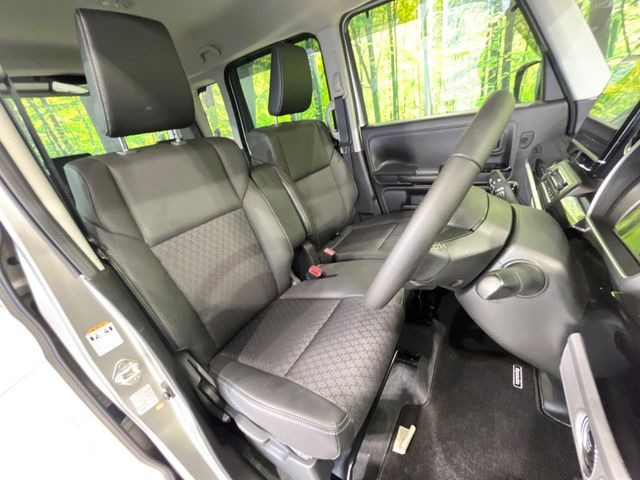運転席シート廻りは使用感も少なく、良好な状態となっています。丁寧に使われていたことがよくわかりますね。