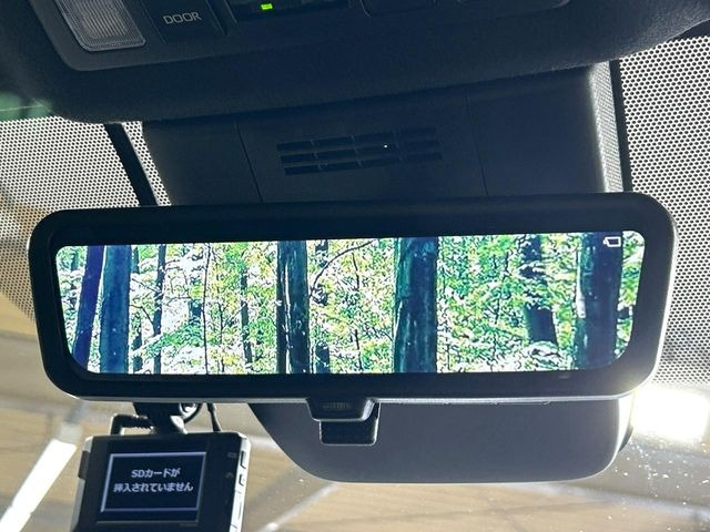 【デジタルインナーミラー】後席の大きな荷物や同乗者で後方が確認しづらい時でも安心!カメラが撮影した車両後方の映像をルームミラー内に表示。クリアな視界で状況の確認が可能です!