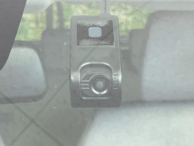 【ドライブレコーダー】ドライブレコーダー装備!走行中はもちろん、あおり運転や事故に遭遇した際、映像で記録し、万一のリスクに備えます。※記録用SDカードはお客様ご自身でご準備いただく必要があります。