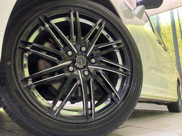 �y18�C���`�A���~�z�C�[���z�O�ςɃ}�b�`�����A���~�z�C�[���𑕒����Ă���܂��B�e��A���~�z�C�[����A�X�^�b�h���X�^�C�����戵�����Ă���܂��B���񂲑��k����������