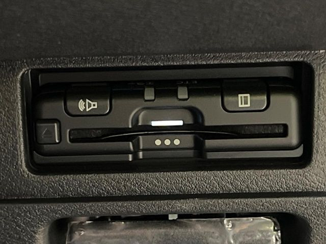 【ETC】高速道路の料金所をストレスなく通過!話題のスポットやサービスエリアに多い「スマートIC」利用時は必須のアイテムです。当店でセットアップを実施、ご納車当日からすぐにご利用いただけます!