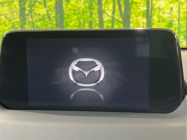 【メーカー純正ナビ】インテリアに溶け込むスタイリッシュな「専用設計」メーカーナビを装備♪視認性や操作性など基本性能にも優れ、より上質なカーライフをお楽しみいただけます。