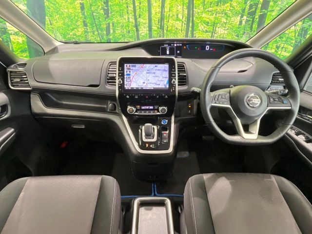 セレナ1.2 e-POWER ハイウェイスターV