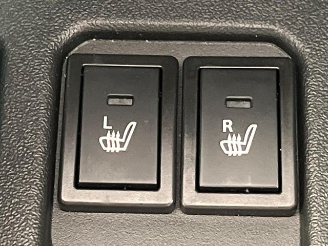 【シートヒーター】寒い日に重宝するシートヒーター!エアコンより早く温まってくれるので寒がりの人も安心ですね♪エアコンの温風は乾燥するから苦手、という方にもをおすすめです。