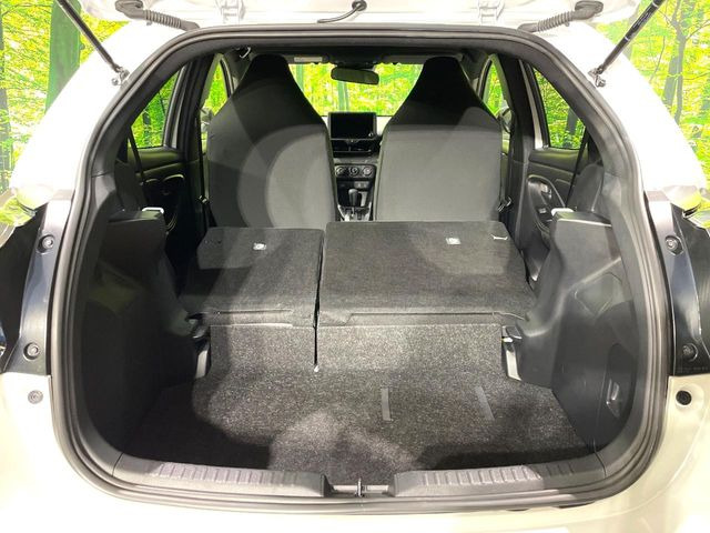 普段のお買い物や通勤、送迎等に十分な荷室スペースを確保しております。セカンドシートを倒すと、大きな荷物の積載も可能です♪