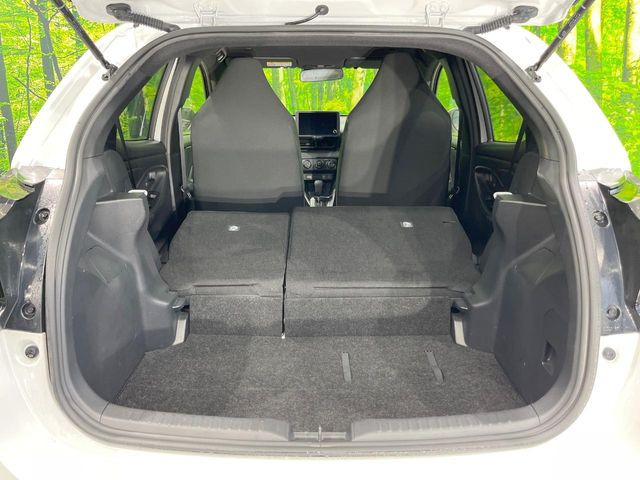 普段のお買い物や通勤、送迎等に十分な荷室スペースを確保しております。セカンドシートを倒すと、大きな荷物の積載も可能です♪