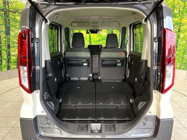 普段のお買い物や通勤、送迎等に十分な荷室スペースを確保しております。セカンドシートを倒すと、大きな荷物の積載も可能です♪