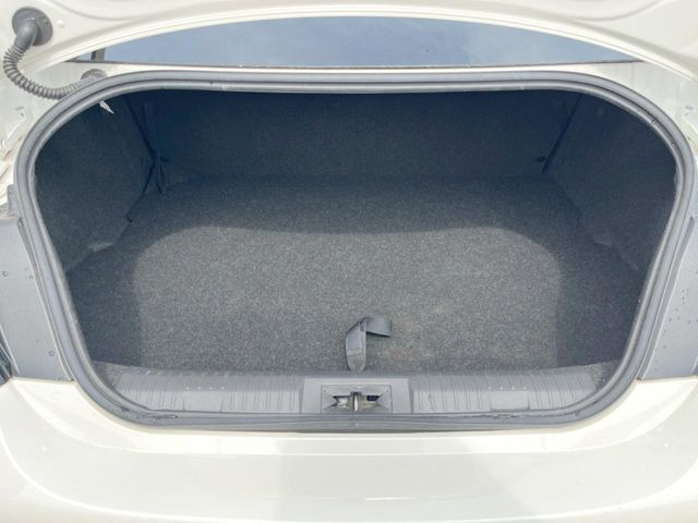 普段のお買い物や通勤、送迎等に十分な荷室スペースを確保しております。