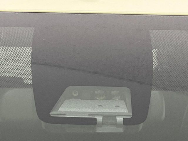 【トヨタセーフティセンス】走行中に前方の車両等を認識し、衝突しそうな時は警報とブレーキで衝突回避と被害軽減をアシスト。より安全にドライブをお楽しみいただけます。
