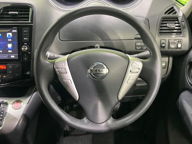 【ステアリングスイッチ】運転中、前方から目線をそらすことなく、オーディオ等の操作が可能な便利機能!安心&快適なドライブを演出してくれます♪