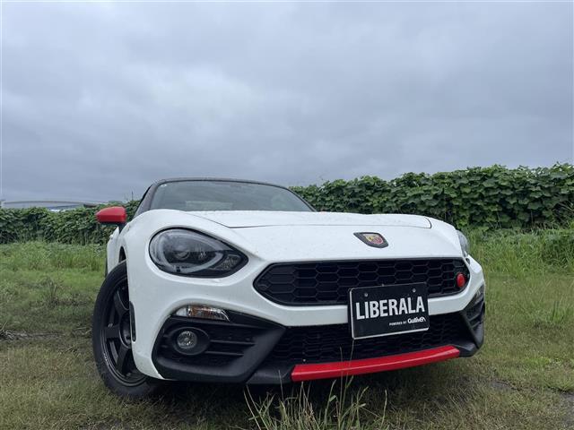 アバルト124スパイダー1.4