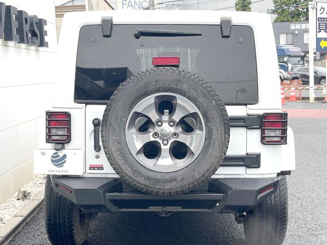●当店では第三者機関による車両品質鑑定を導入し、修復歴車を排除。鑑定書が発行されますので、ぱっと見ただけでは分からない箇所まで納得した上でご検討いただけます。※一部未実施の場合がございます。