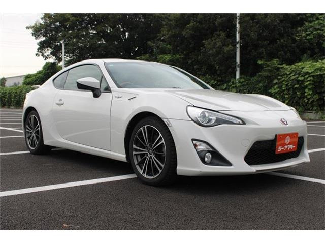 大好評のボディコーティング「ハイモースコート」もご納車までに施工可能。雨染みや線傷など中古車だからと諦めていませんか?ピカピカの状態でお乗り出しいただけます。