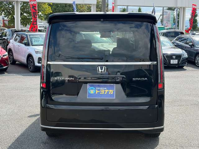 人気車種のステップワゴンスパーダが入荷しました!純正ナビ、バックカメラ、後席モニターなど充実装備になっております!是非お早目のお問い合わせお待ちしております!
