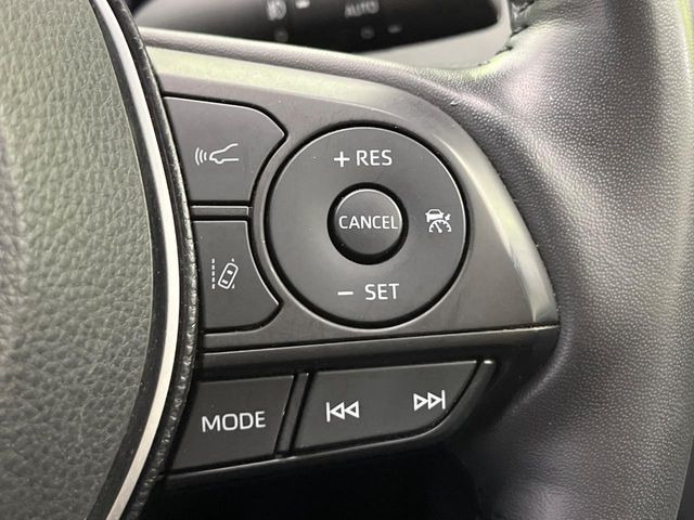 【レーダークルーズコントロール】高速道路での長距離走行が楽に!!自動で速度を保つクルーズコントロールが、衝突軽減システムと連携し、前方の車両を感知して車間を保つように速度調節してくれます!!