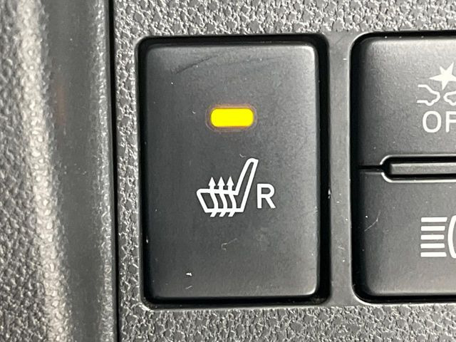 【シートヒーター】寒い日に重宝するシートヒーター!エアコンより早く温まってくれるので寒がりの人も安心ですね♪エアコンの温風は乾燥するから苦手、という方にもをおすすめです。