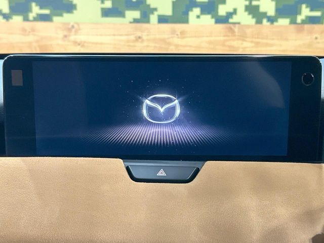 【12.3インチディスプレイオーディオ】スマートフォンと連携が可能な大画面ディスプレイオーディオです。スマートフォンのナビ機能を使用したり、Bluetooth接続で音楽もお楽しみいただけます!