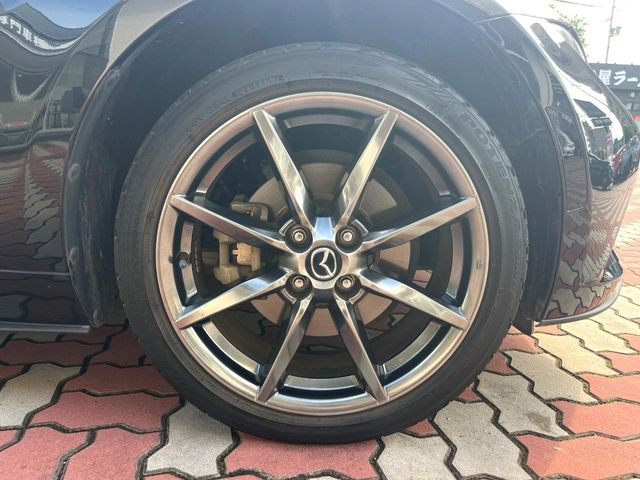 �y����17�C���`�A���~�z�C�[���z�O�ςɃ}�b�`���������A���~�z�C�[���𑕒����Ă���܂��B�e��ЊO�A���~�z�C�[����A�X�^�b�h���X�^�C�����戵�����Ă���܂��B���񂲑��k����������