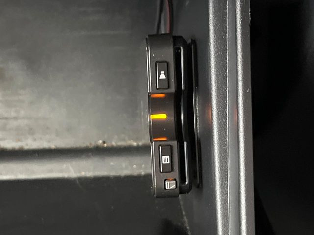 ●ETC車載器(アンテナ分離型音声案内タイプ):お引き渡し時には再セットアップを実施後、お渡しいたします。マイレージ登録に関してもお気軽にスタッフまでお尋ねください。