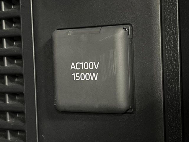 【1500Wアクセサリーコンセント】消費電力1500Wまでの家電が使えます。キャンプやスポーツ・アウトドアでのアクティビティはもちろん、災害・停電の際に大活躍♪